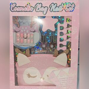 NIB-Little Girls, Bling, Deer Cosmetic Bag, Press On Nail, Nail Polish Set